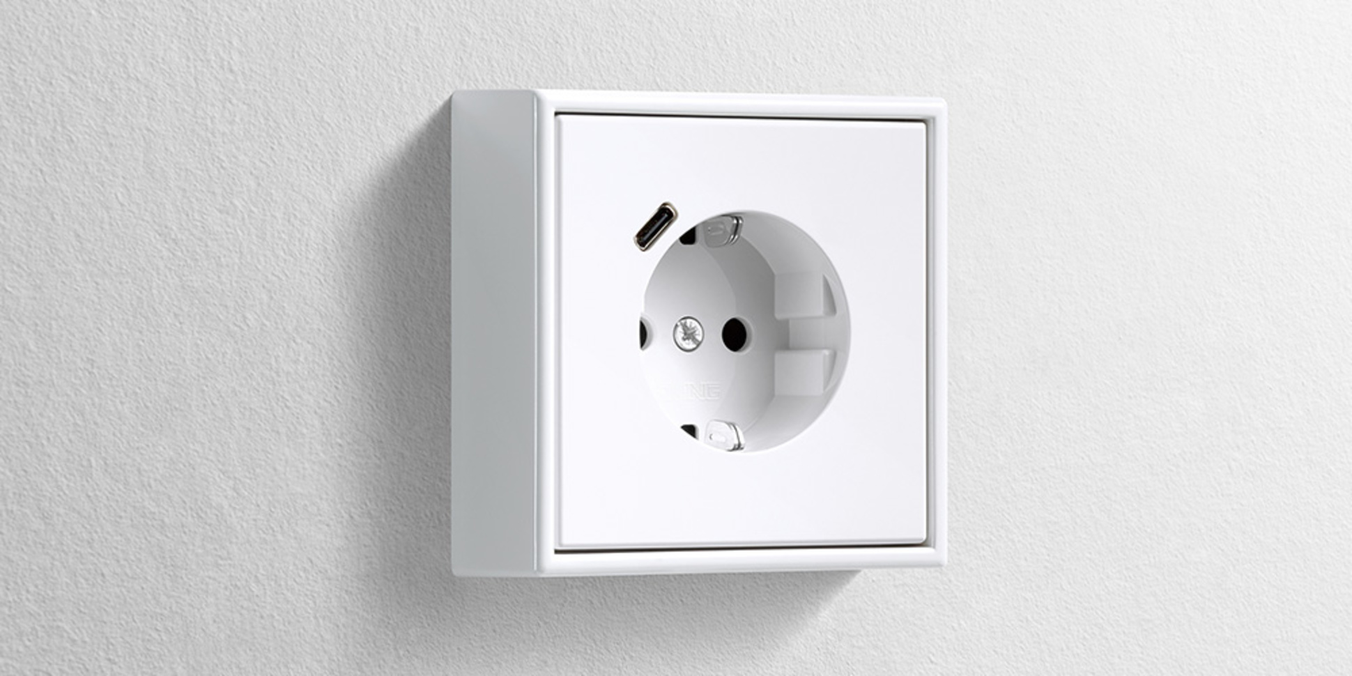 Erweiterter Anschlussraum für die Nachrüstung bei Katech Elektro in Nittenau