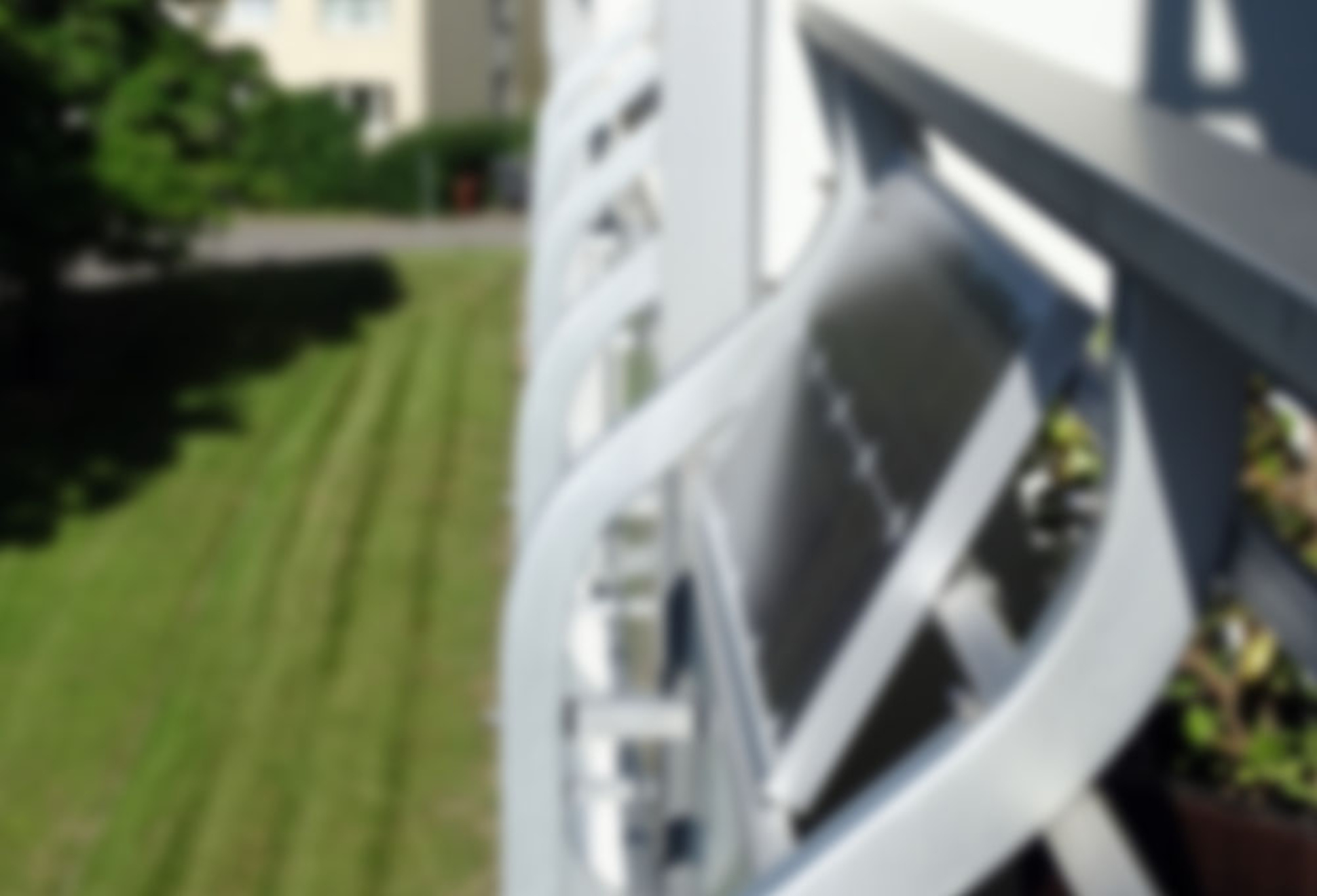 Balkon­kraftwerk bei Katech Elektro in Nittenau